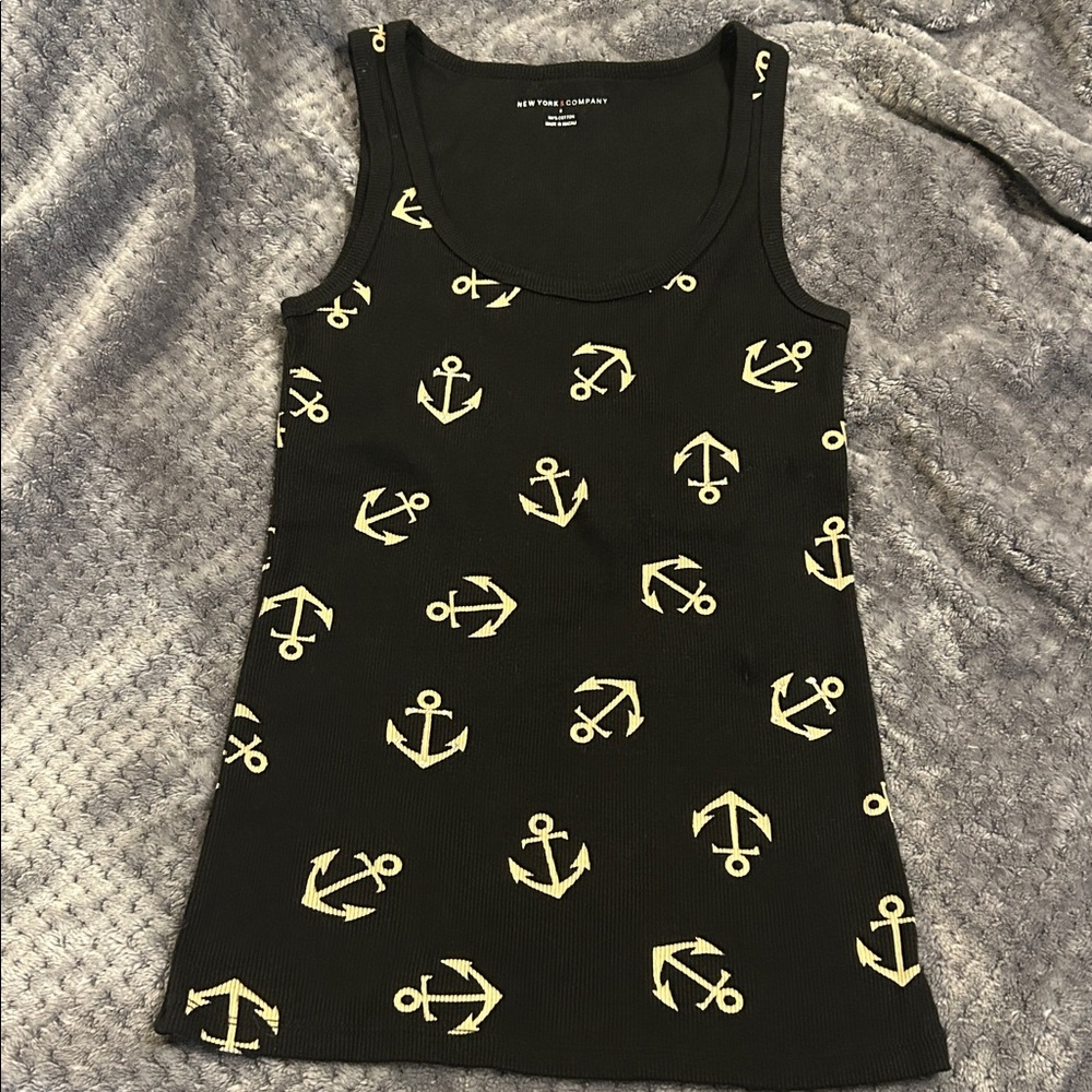 Perfect condition worn 1X New York & Co Black Nautical Anchor rhinestone tank